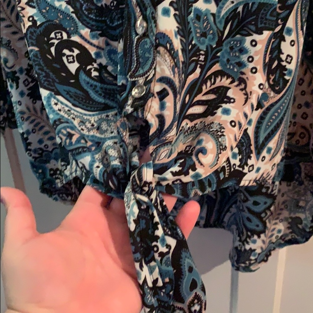 Blouse - Picture 2 of 3